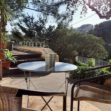 Les Bois Flottes . De La Verne Homestay szállás La Seyne-sur-Mer