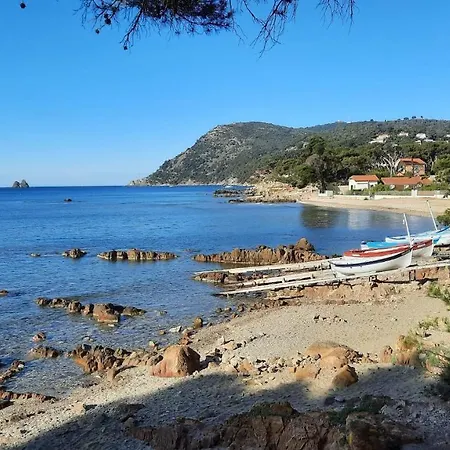 Rum i privatbostad Les Bois Flottes . De La Verne