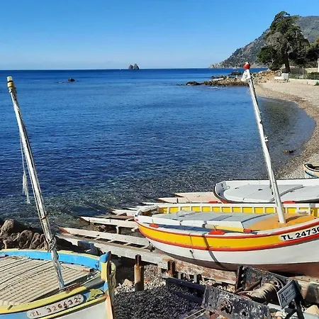 Rum i privatbostad Les Bois Flottes . De La Verne